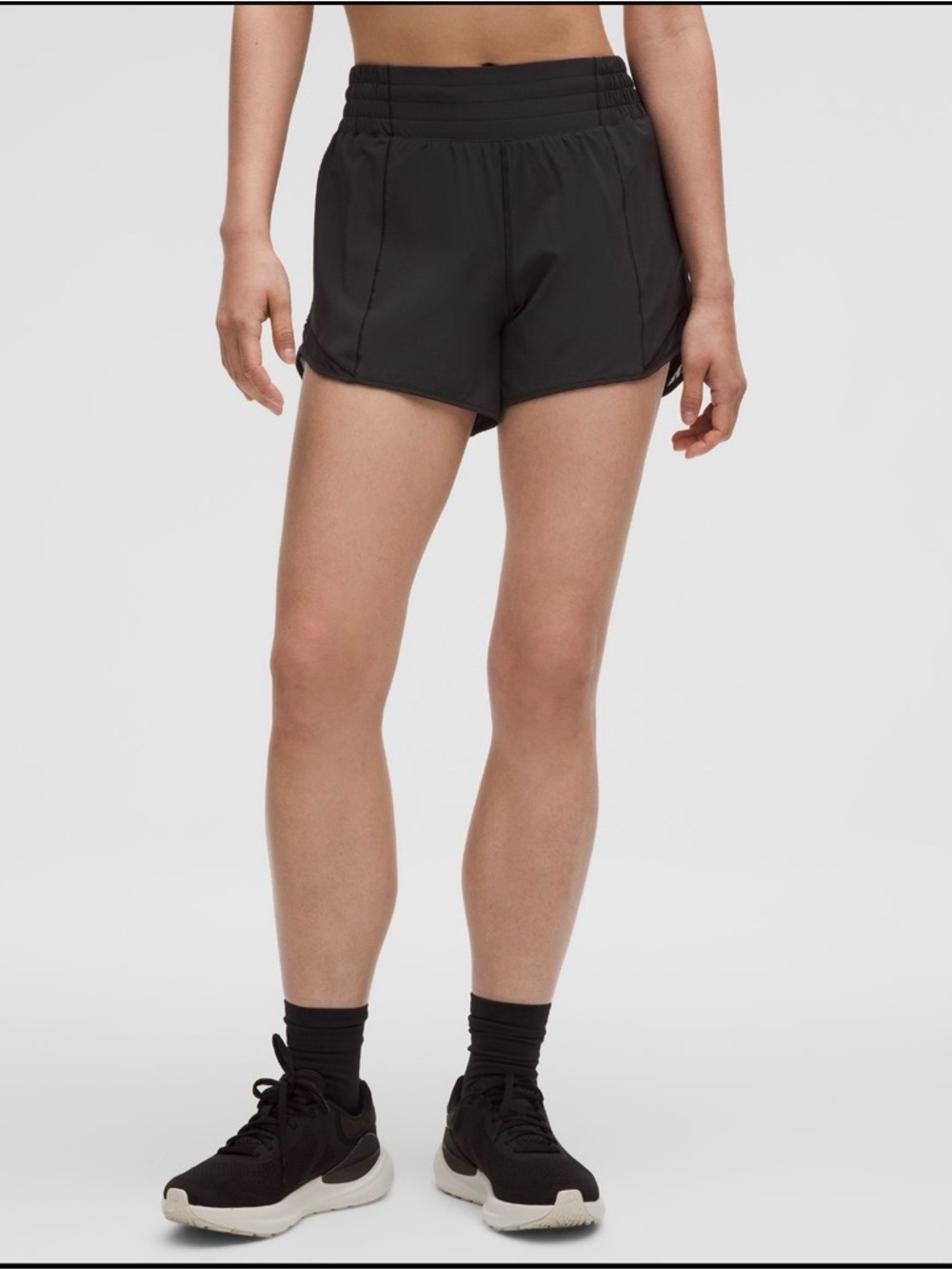 Lululemon hotty hot high rise 4” shorts black size 6